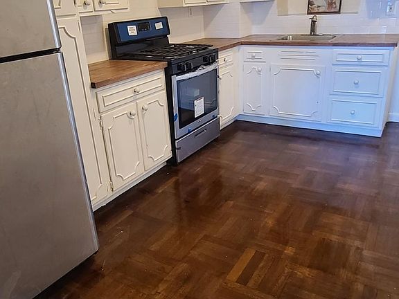 2nd image of 2922 Bruckner Blvd APT 2