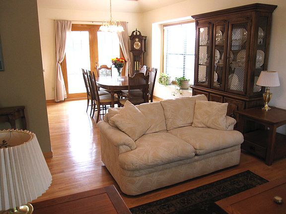 3rd image of 2632 Mayfair Dr