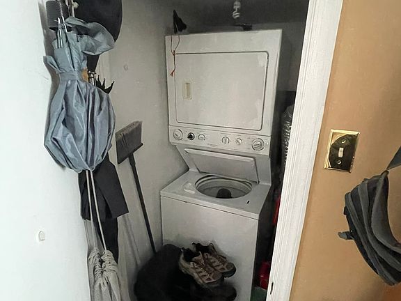 2nd image of 772 Woodlea Rd