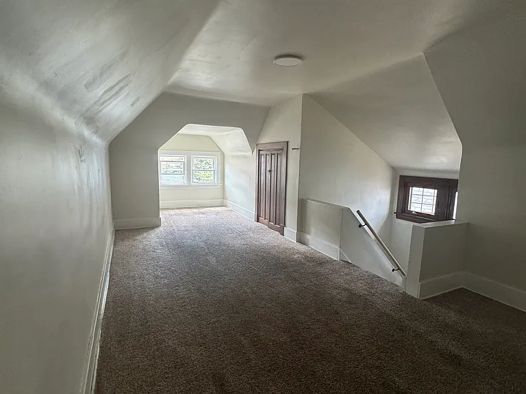 1037 Vance Ave — Photo 10