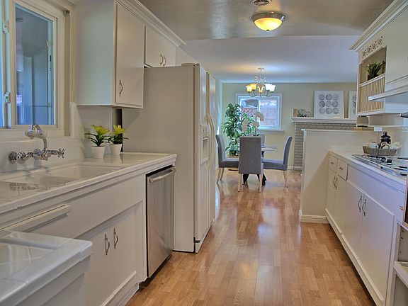 4th image of 1458 Patio Dr