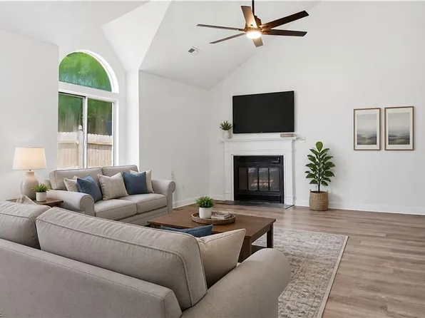 2044 Chicory St, Virginia Beach, VA 23453