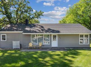 105 Oak Ct, Manchester, IA 52057