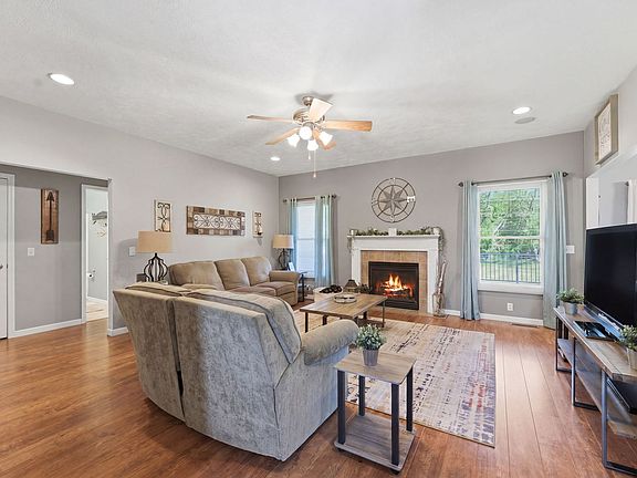 3rd image of 1002 9th St