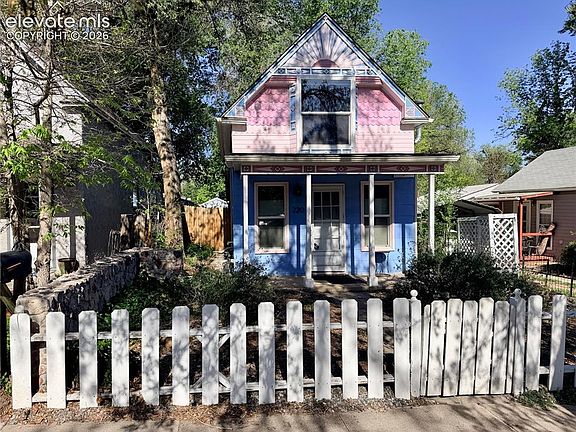 2nd image of 220 Willow St