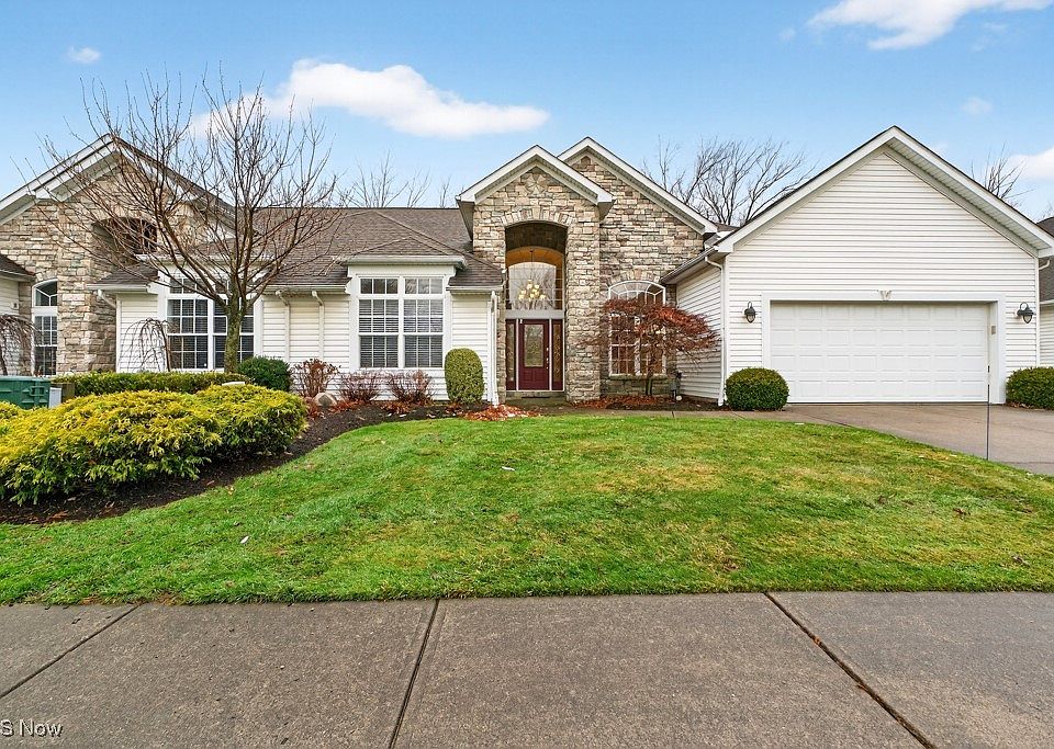1st image of 332 Gretna Green Dr