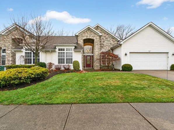 332 Gretna Green Dr, Highland Heights, OH 44143