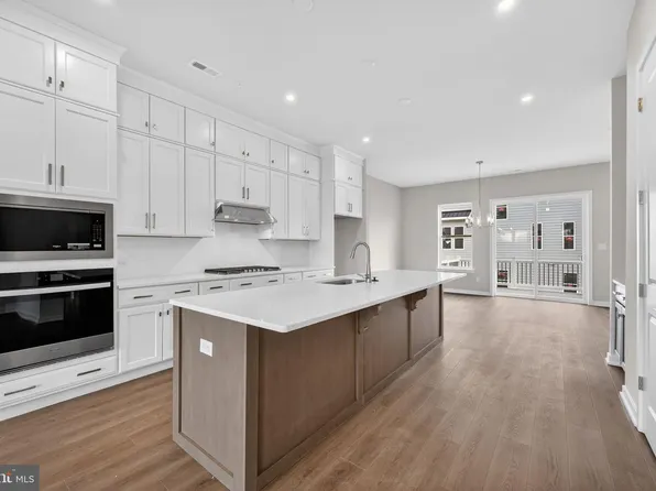 110 Lizabetta Ln #82, King Of Prussia, PA 19406