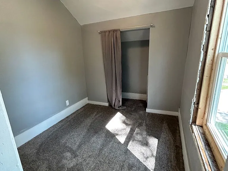 802 Terrace Ave — Photo 9