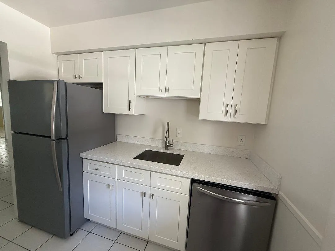 2 bed, 1.0 bath, 755 sqft, $1,850 — Photo 4