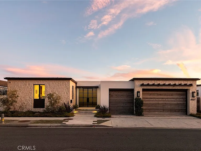 4607 Dorchester Rd — Photo 1