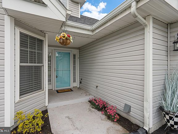 3rd image of 5723 Pear Blossom Pl