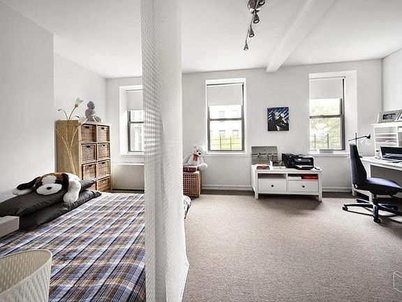 3rd image of 308 E 51st St