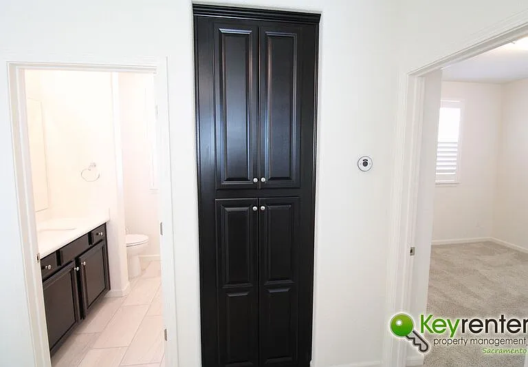 1061 Chapelhill Ln — Photo 24