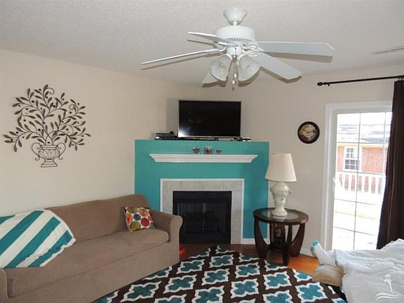 2nd image of 1220 LONGLEAF
