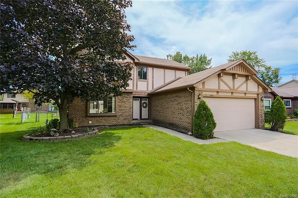3 bed, 2.5 bath, 1800 sqft, $2,990 — Photo 2