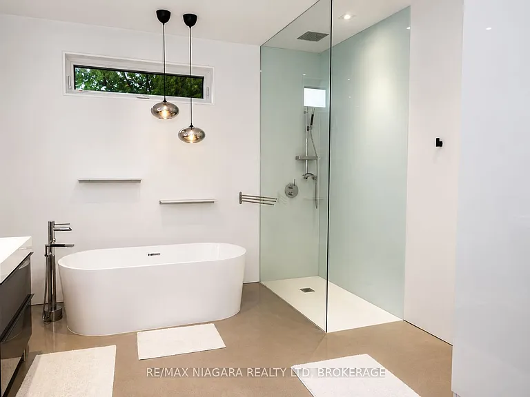 1 Timber Ln — Photo 16