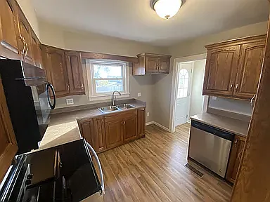3 bed, 1384 sqft, $2,000 — Photo 3