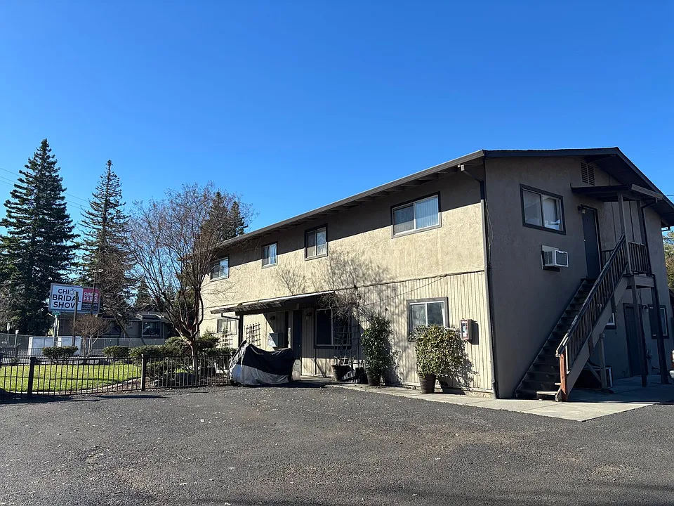 0784 - 846 W Sacramento Ave