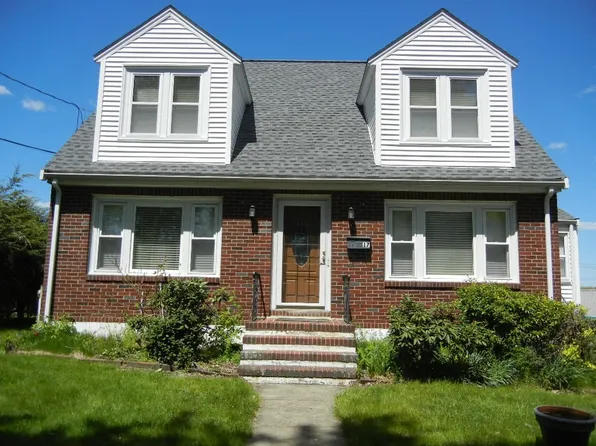 17 Benson Ave, Framingham, MA 01702