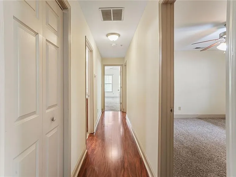 708 Madison Ln SE — Photo 11
