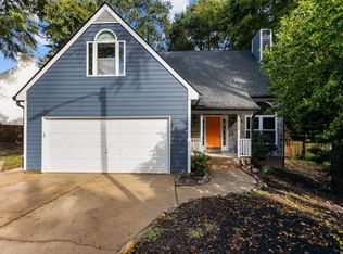 2405 Dunbrook Ct, Raleigh, NC 27604