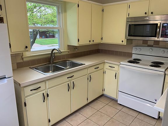 2nd image of 26 Kenalcon Dr