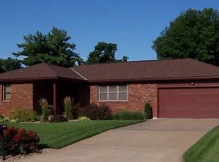 2322 Saint Charles Dr, Quincy, IL 62305