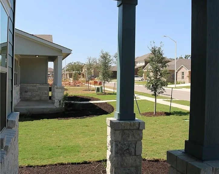 1124 Oak Chase Way — Photo 3