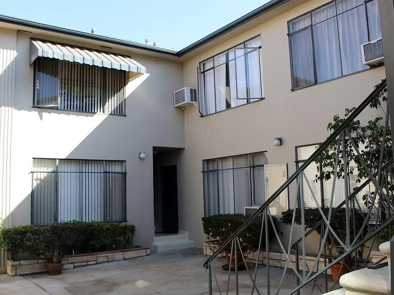 402 N Palm Dr #7 — Photo 13