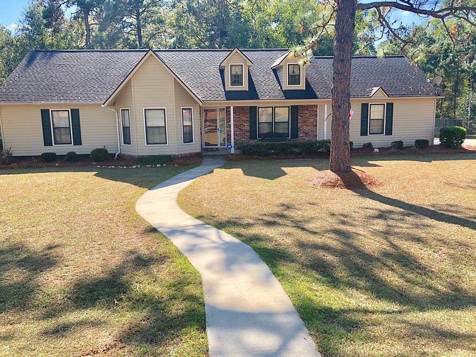 1st image of 923 Laurel Dr