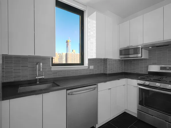 75 West End Avenue image 5 of 34