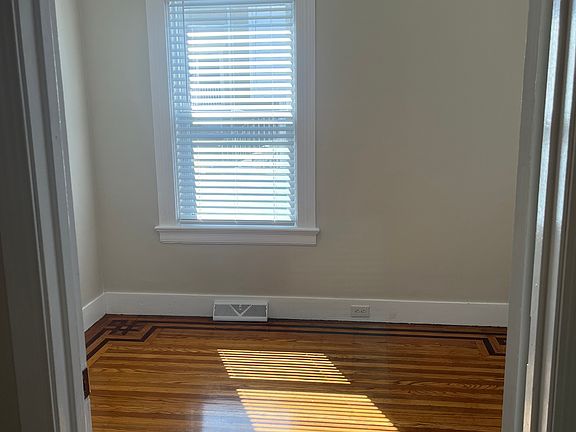 2nd image of 9-11 6th St #1