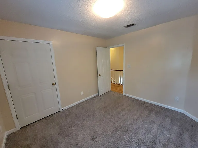 1063 Waltons Pass — Photo 31