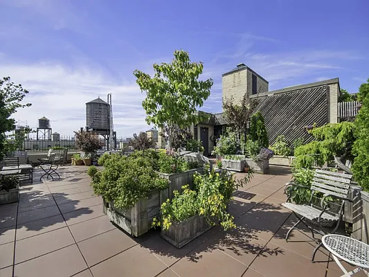 Sold by Sotheby's International Realty | media 21