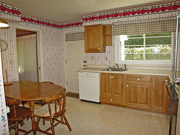 2nd image of 190 Caldwell Ave