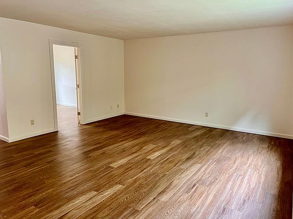 4th image of 429 Palm Ave APT 18
