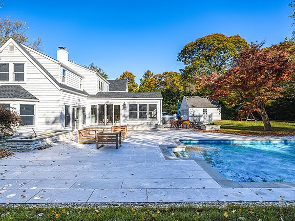 3rd image of 58 Beach Ln