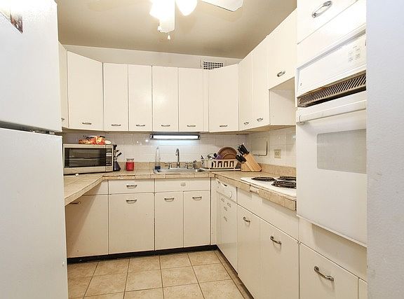 5th image of 4800 S Lake Shore Dr #211N