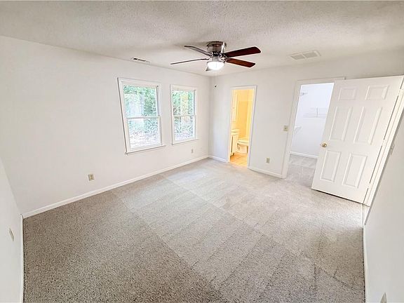 4th image of 1150 Magnolia Way SE