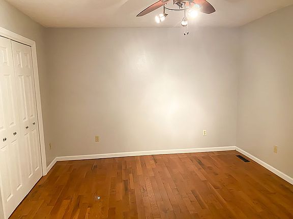 5th image of 412 Greenland Ln