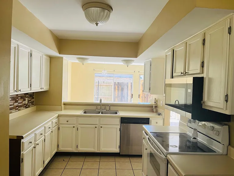 6701 Dickens Ferry Rd #30 — Photo 16