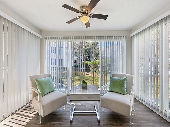 5th image of 1204 Brockett Rd #203