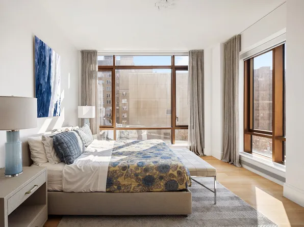 215 East 19th Street image 4 of 10