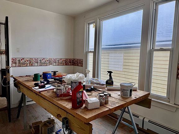2nd image of 208 5th St S
