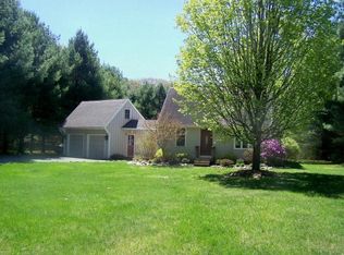 115 Kinni Kinnic Ln, Poultney, VT 05764