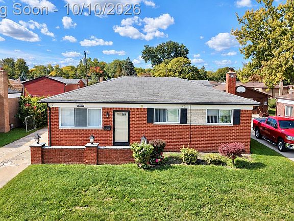 3rd image of 32519 Revere Dr