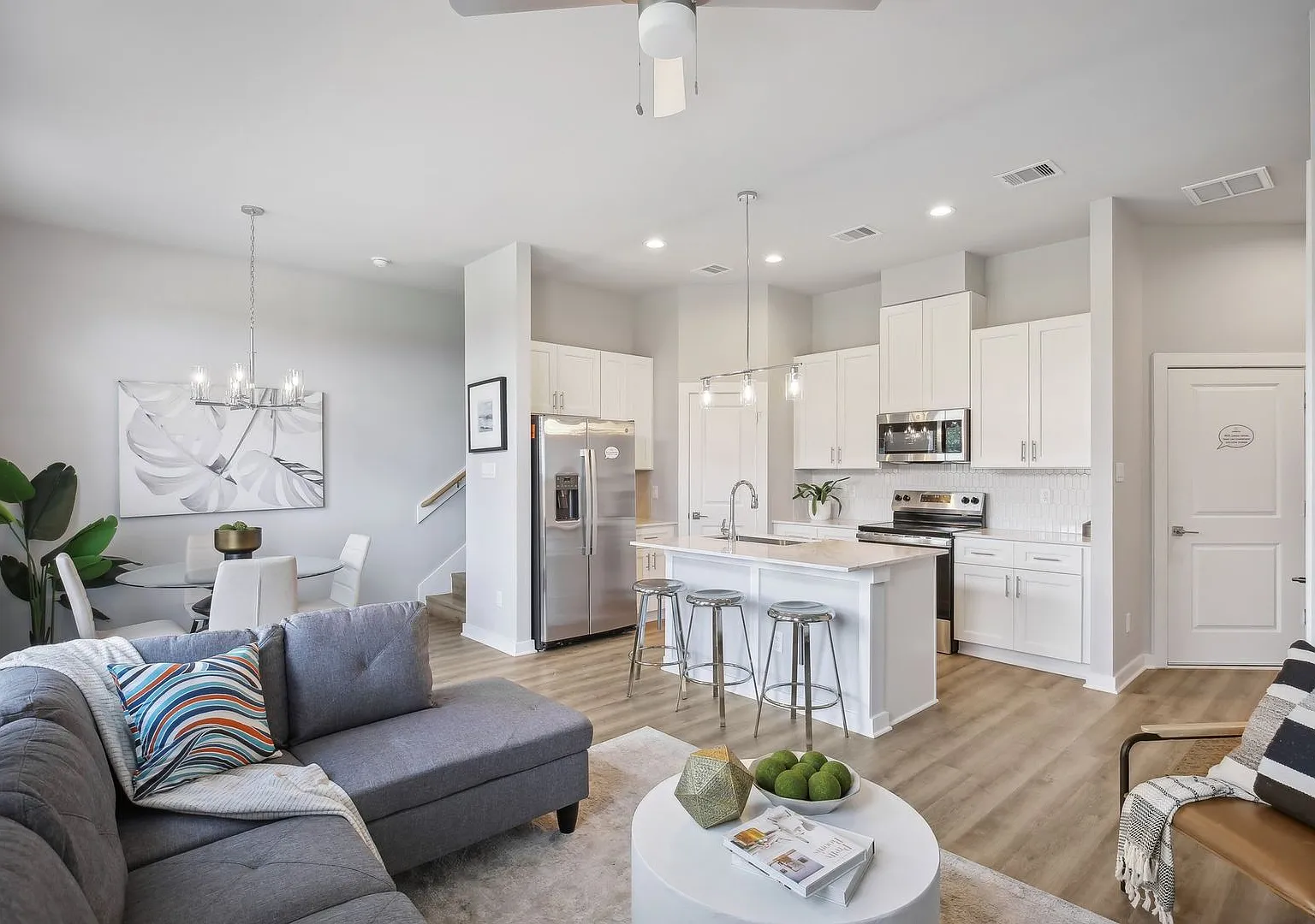 Retreat 3Beds | 2.5Baths — Photo 1