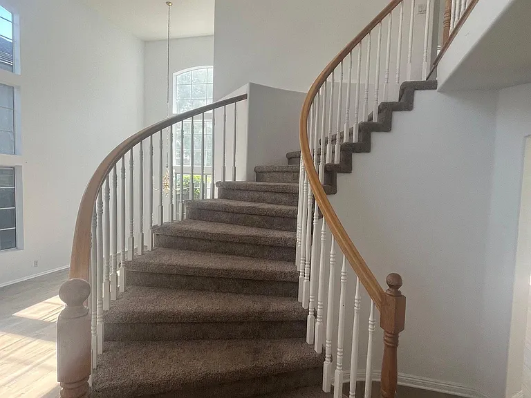 476 Somerset Cir — Photo 23