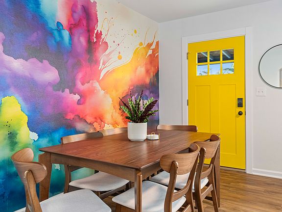 5th image of 206 W 5th St #206
